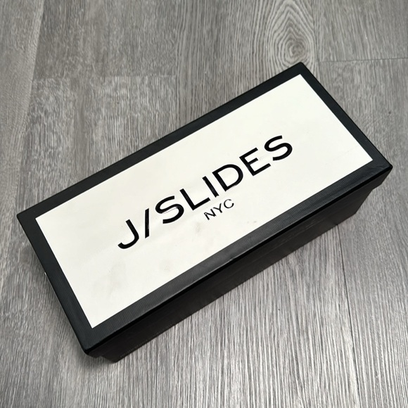 New in Box White Leather J/Slides Edge Slide Sandals Size 9 - Picture 7 of 8